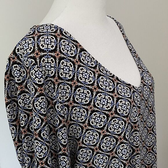 J. Jill Blue, Black & Pink Geometric Patterned Top, Size: Medium - Picture 2 of 9
